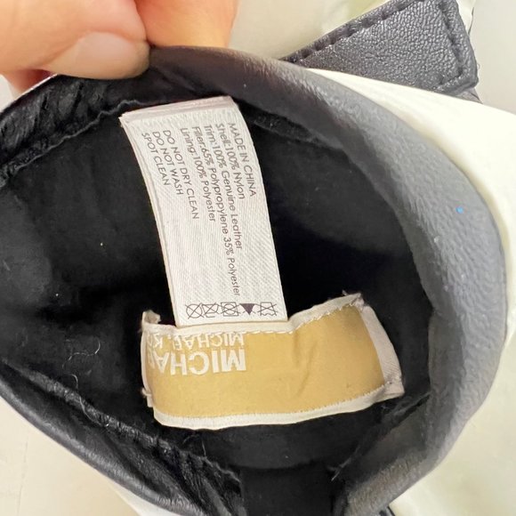 Michael Kors Quilted Black & White Leather Palm Touch Gloves with MK Logo. Sz M - Picture 16 of 16